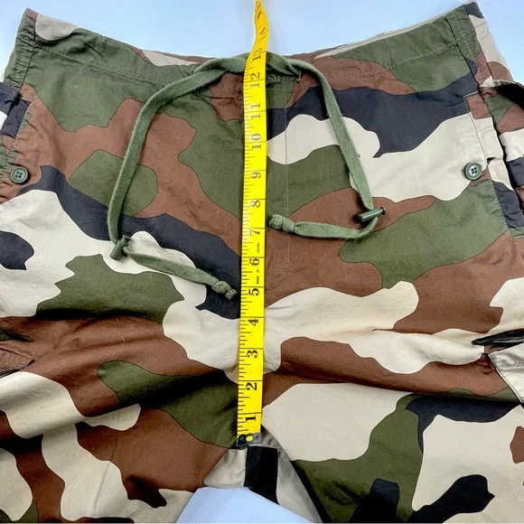 ANTHROPOLOGIE GOOD AMERICAN Women's Camo Cargo Parachute Pants Size Medium - Picture 9 of 10